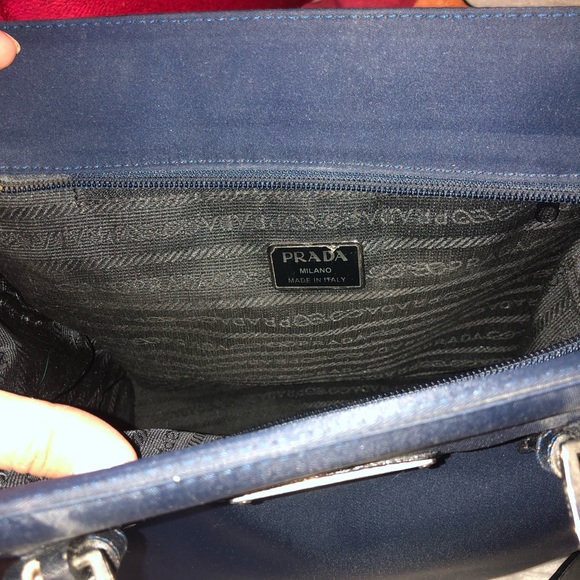 Prada bag - Picture 7 of 8